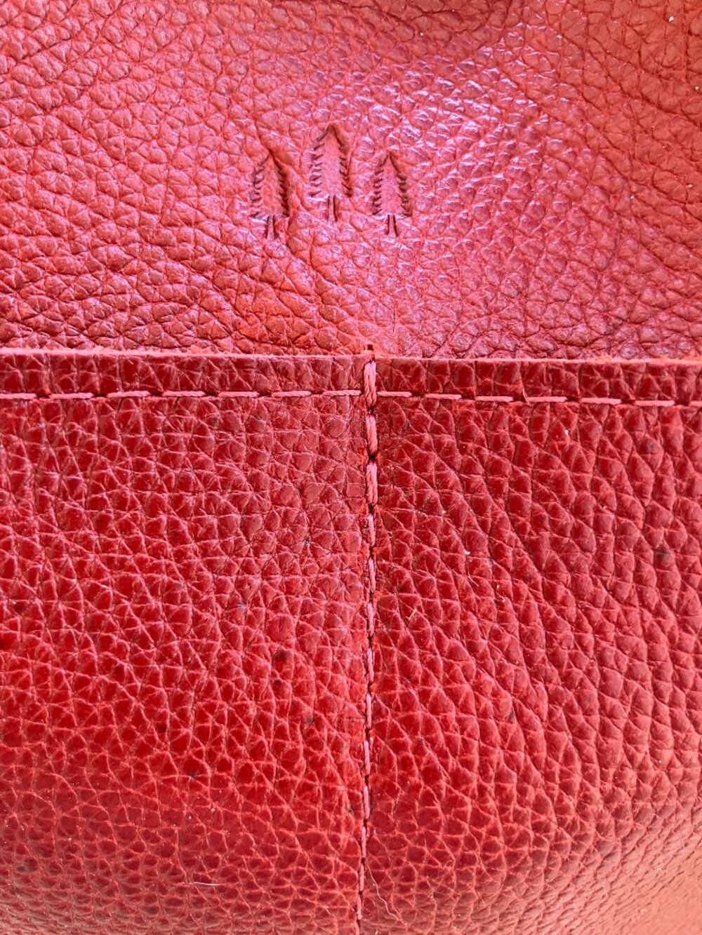 Red hot chili peppers! Portland Leather Madison Shoulder Bag. - Picture 8 of 9